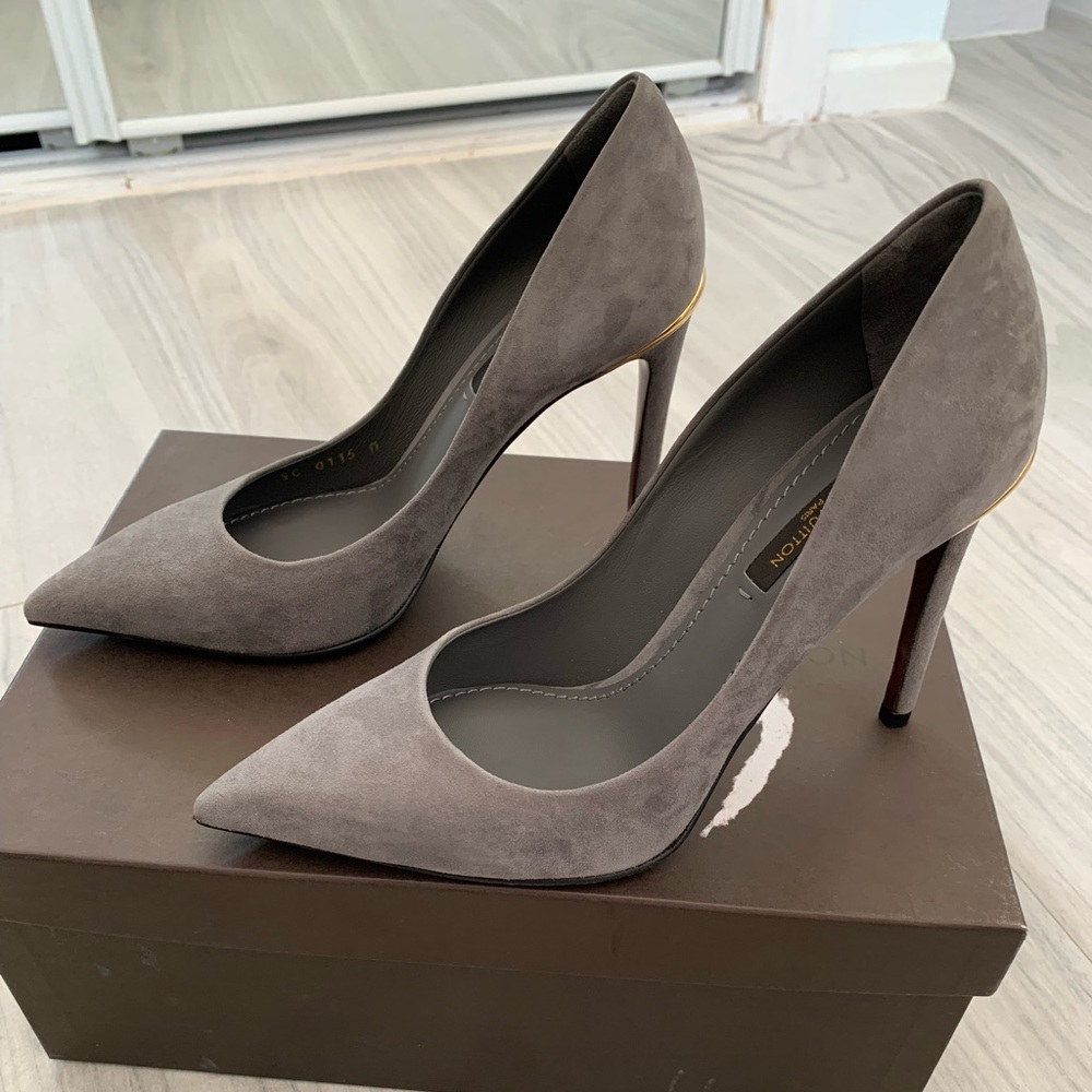 Louis Vuitton Gray Suede Eyeline Pumps Heels Size 36